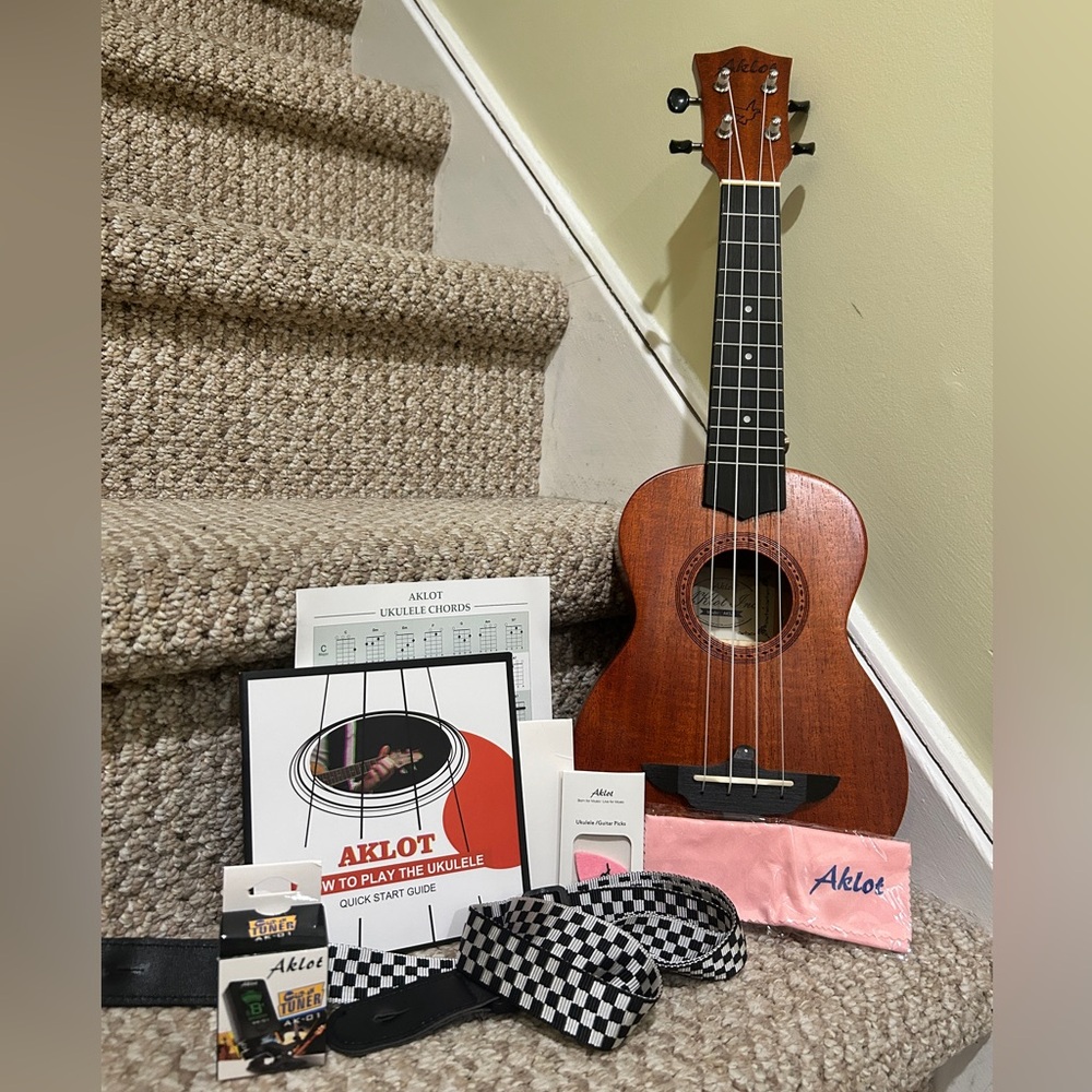 Aklot Ukelele model AKS21